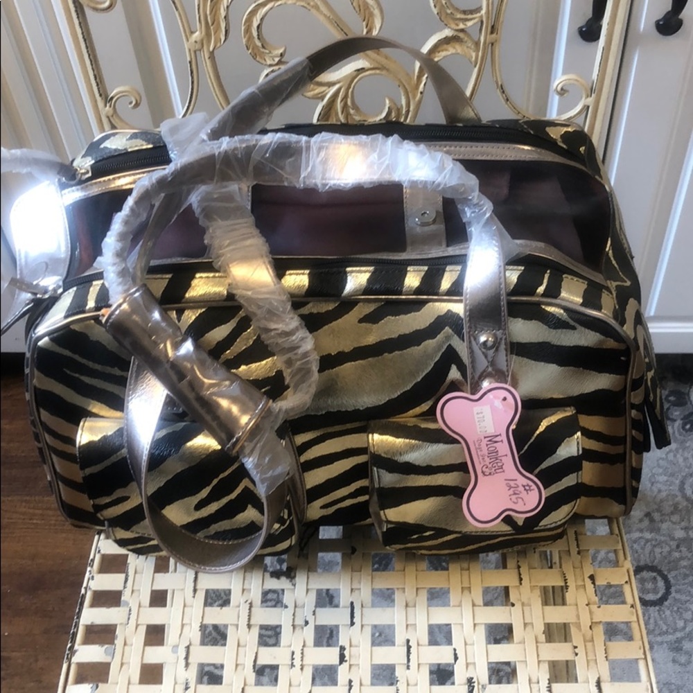 Brand new Monkey Daze pet carrier.